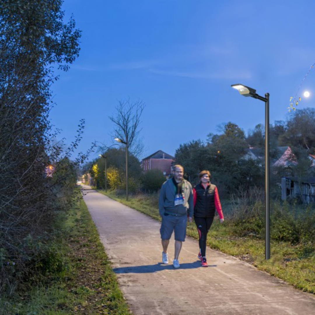 Farola Solar LED Serie STAX 3000lm 230lm/W CCT Regulable PIR IP65