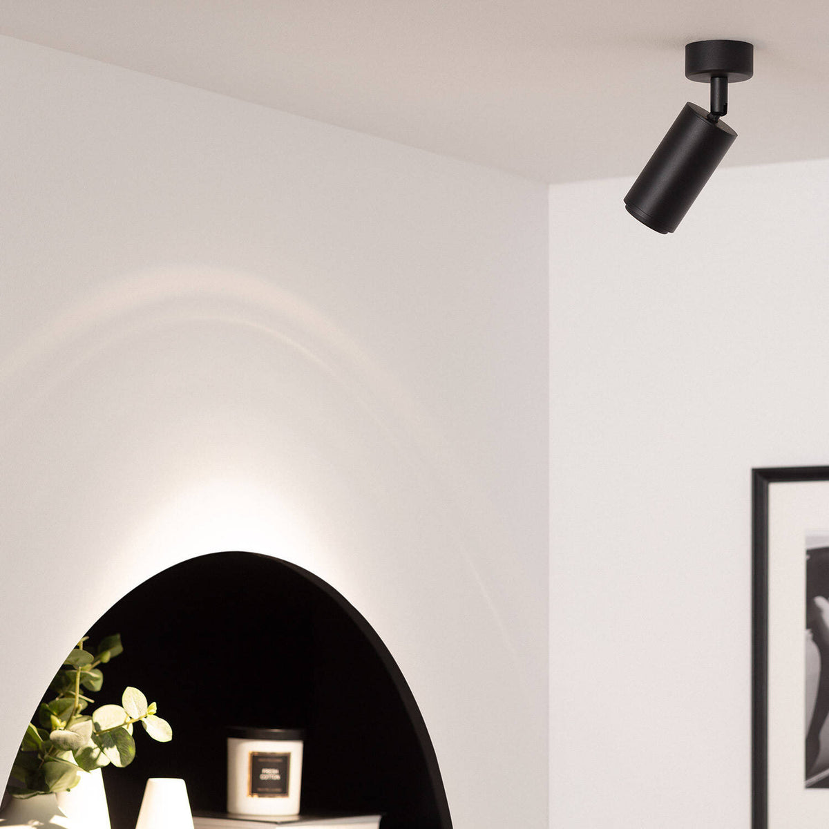 Foco de superficie ARES GU10 negro de aluminio direccionable, vista 3