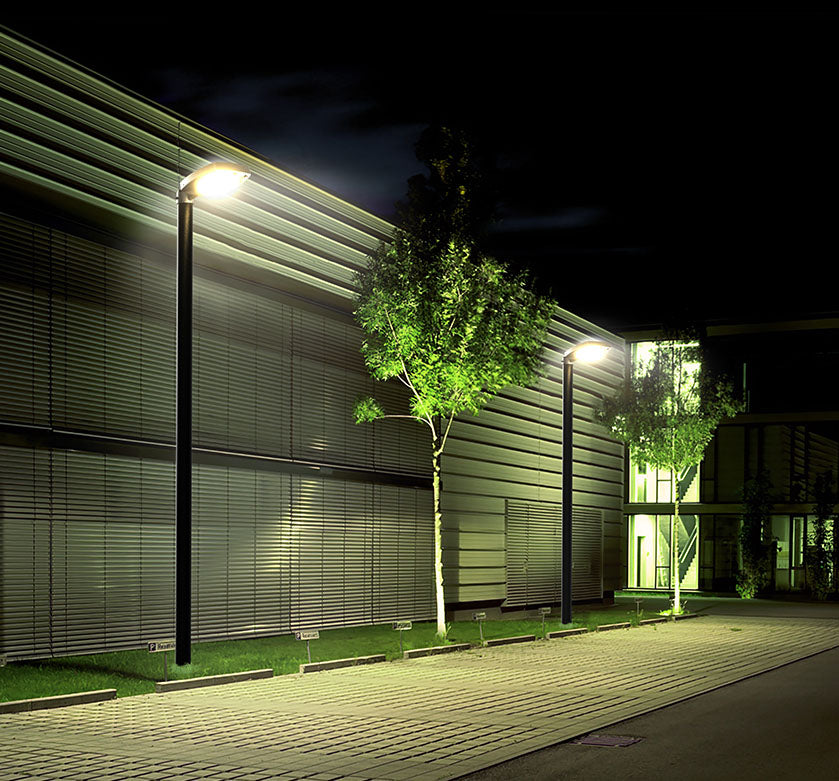 Farola Solar LED Serie Tucano 3000lm 150lm/W 4000k PIR IP65 Gris Plata Ø60mm